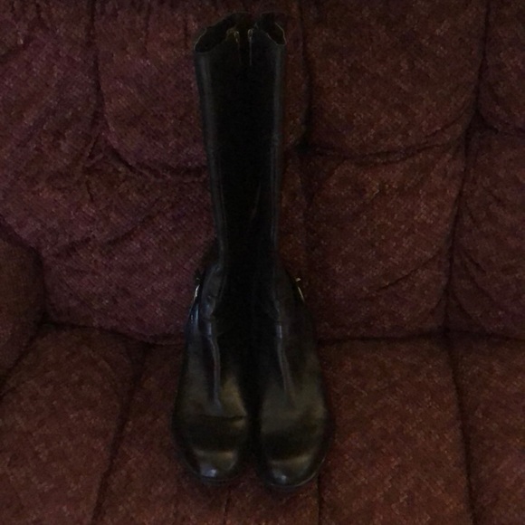 Black Leather Bandolino Heeled Boots - Picture 1 of 7